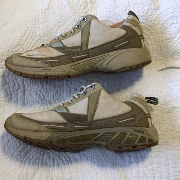 UK Gear PT-03 hot terrain running shoe with free gators and spare laces - Picture 2 of 13